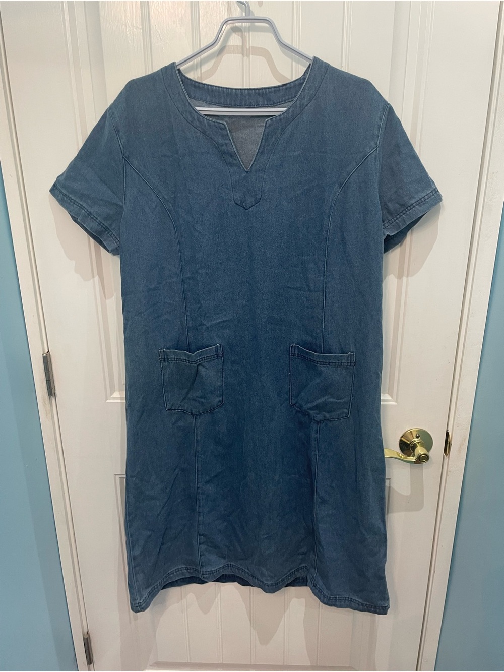 Casual Blue Denim Shift Dress with Front Pockets